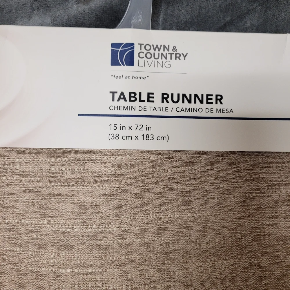 Town & Country Living table runner NWT